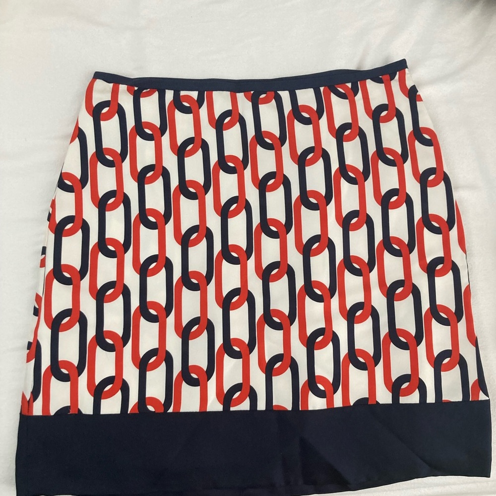 A brand news 100% silk lined skirt from Banana Republic.